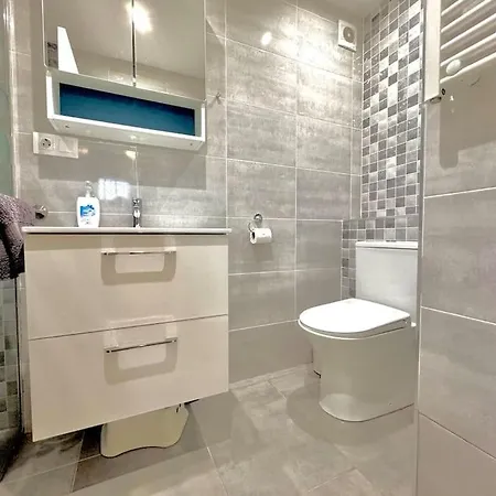 Fabiola Ii By Calpitality Apartment *
