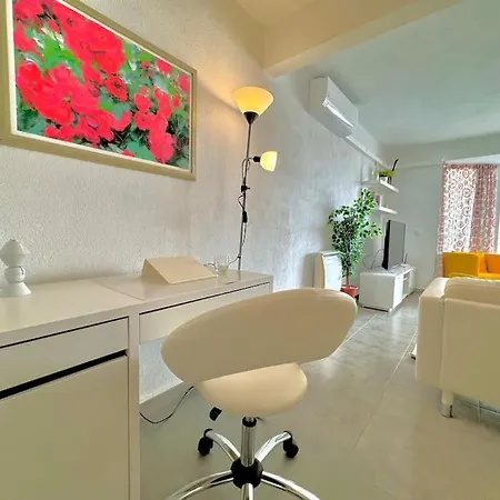 Fabiola Ii By Calpitality Apartment